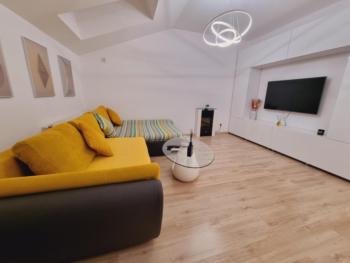 25 Luxury Apartment Bucharest